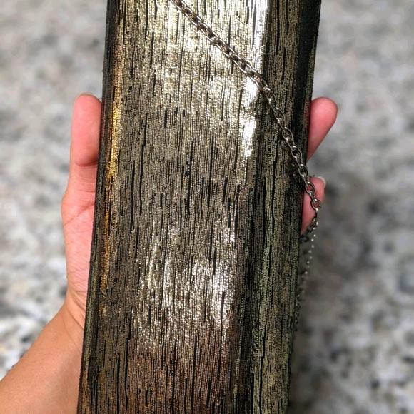 SOLANO Metallic Silver clutch - Picture 2 of 5